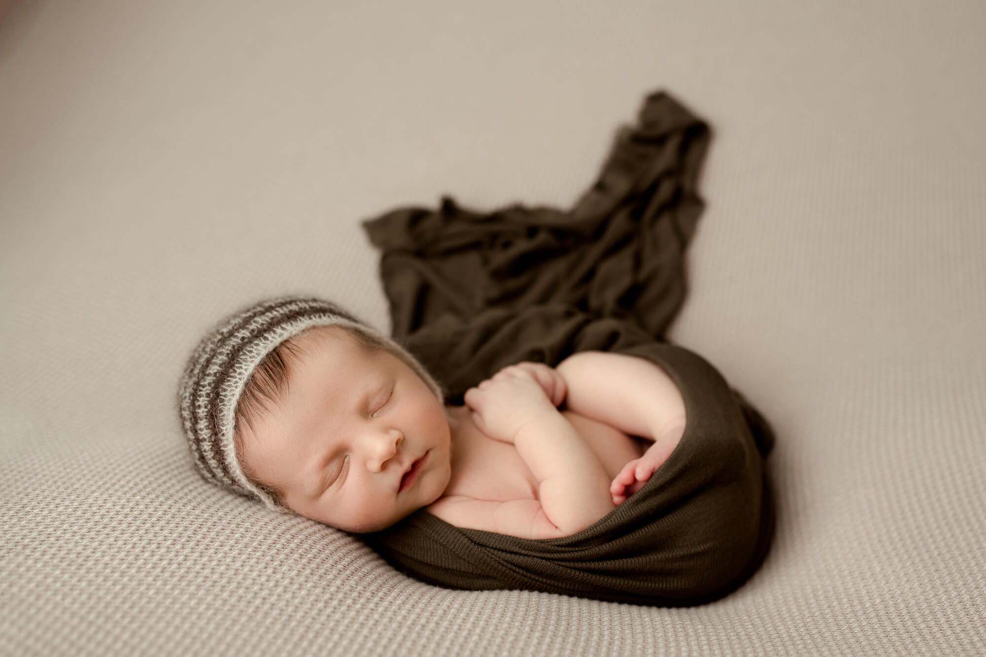 best newborn photographer near me